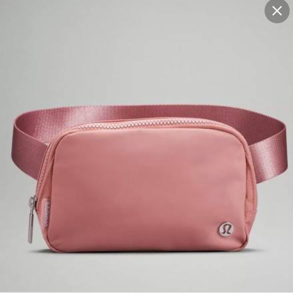 Lululemon everywhere belt bag - NWT